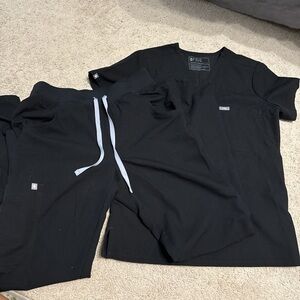 Figs Black Scrub Set